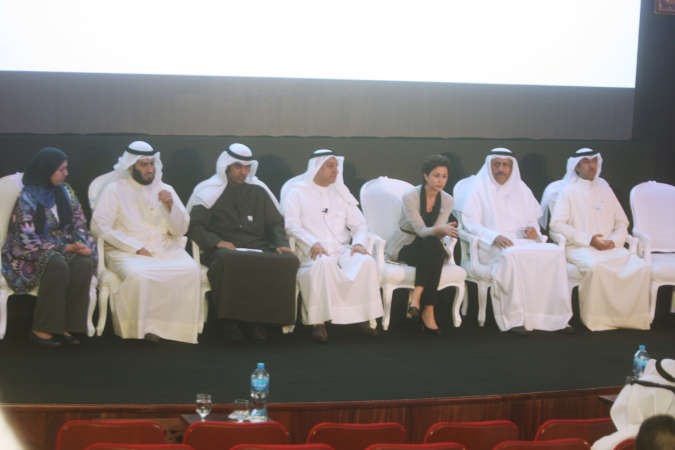  الشيخة الزين الصباح ود فواز الحصينان ود جاسم الربيعان ودعبد العزيز الدعيج خلال المؤتمر 