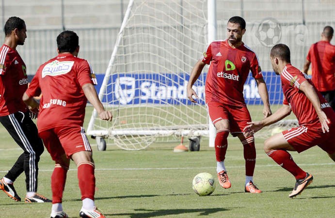 لاعبو الاهلي يسعون الى تقديم مستوى مميز امام الانتاج الحربي