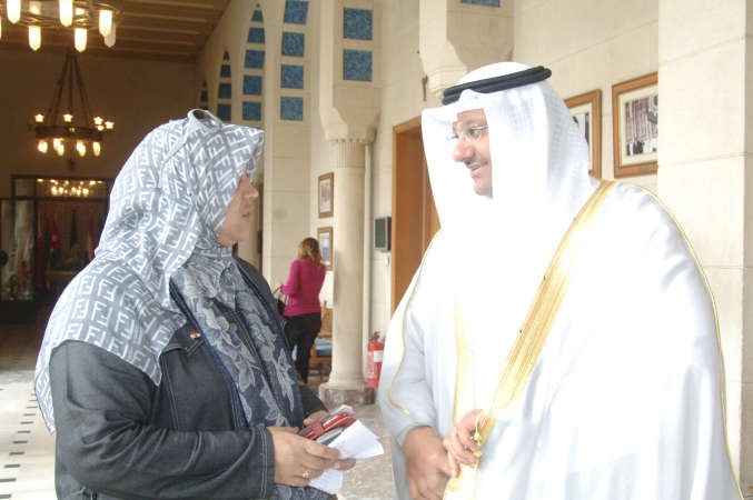 دعلي العبيدي متحدثا للزميلة هناء السيد	 ناصر عبدالسيد﻿