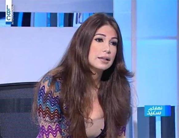 بالفيديو.. لماذا أوقفت مذيعة لبنانية برنامجها الحواري فجأة؟ 