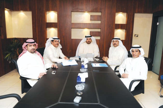 النائب حمدان العازمي مع الزملاء فليح العازمي وحسين الرمضان وخالد الجفيل وبدر السهيل