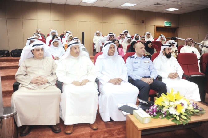 عبدالله عمادي وعدد من قيادات البلدية في مقدمة الحضور اسامة ابو عطية