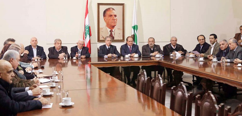 الاجتماع الاستثنائي للمكتب السياسي الكتائبي برئاسة الرئيس امين الجميل في الصيفي محمود الطويل