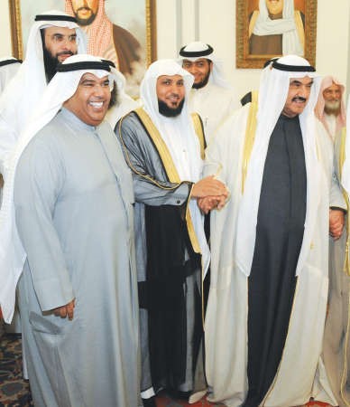 حديث باسم بين سمو الشيخ ناصر المحمد ودماهر المعيقلي ونايف الركيبي
﻿