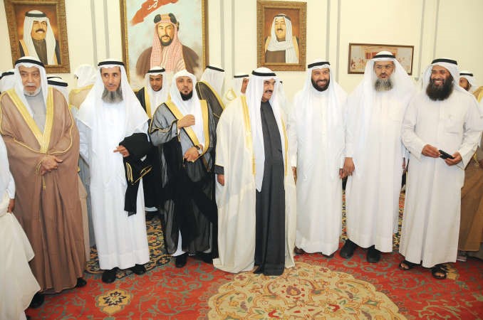 دعلي العمير ودناظم المسباح ودوليد الكندري مع سمو الشيخ ناصر المحمد وضيفه﻿