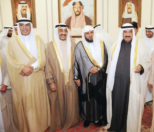 سمو الشيخ ناصر المحمد وجاسم الخرافي ودماهر المعيقلي ورجا حجيلان
﻿