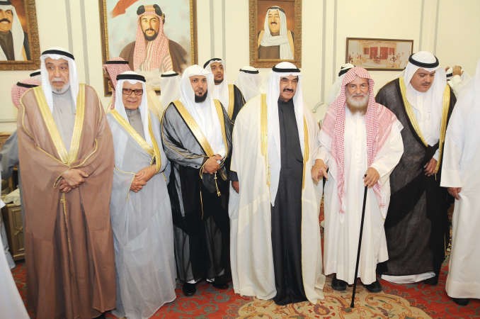 الشيخ عبدالرحمن عبدالخالق وفهد المعجل ودخالد المذكور حضروا المادبة
﻿