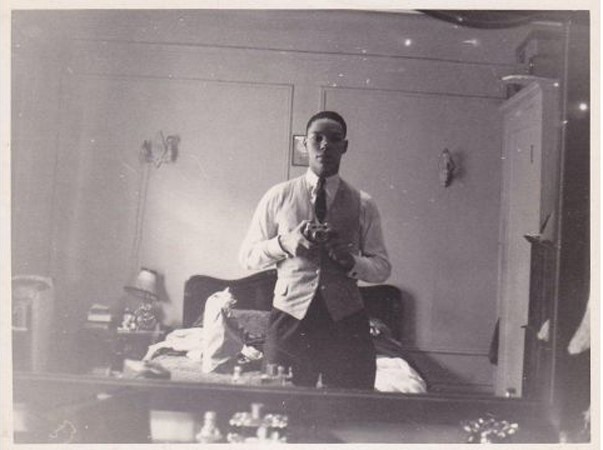 كولن باول التقط أوّل Selfie قبل 60 عاماً