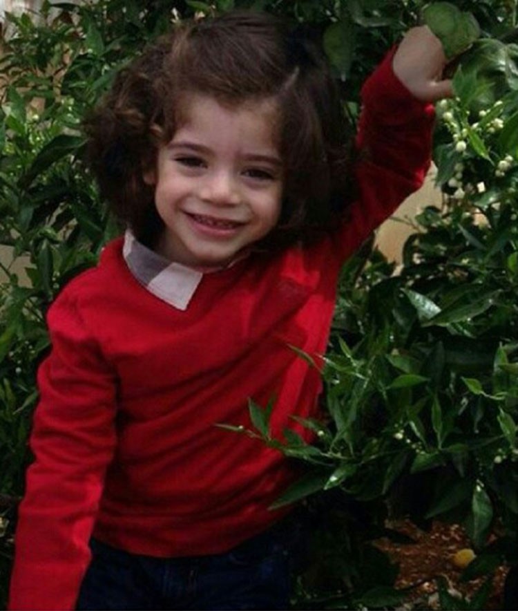 قمر تنشر صوراً حديثة لابنها «جيمي».. هل يشبه حقا جمال مروان؟