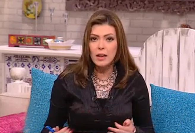 بالفيديو.. واقعة تحرش جماعي داخل حرم جامعة القاهرة.. ومذيع يبرر: ده لبس رقاصة مش لبس طالبة 