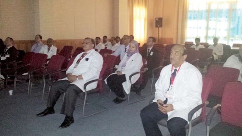 دخالد الصالح في مقدمة الحضور خلال ورشة العمل