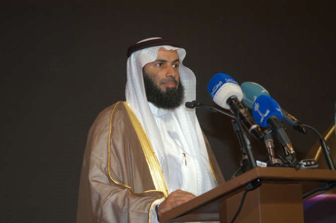 وزير العدل ووزير الاوقاف دنايف العجمي يلقي كلمتة اثناء المؤتمر 