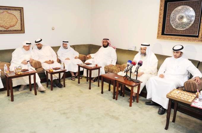 ناصر البشر مع الحضور في اللقاء