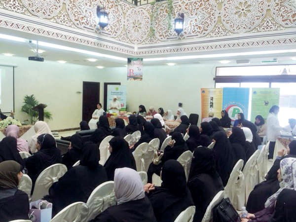 جانب من الحضور في مركز فاطمة الوقيان﻿