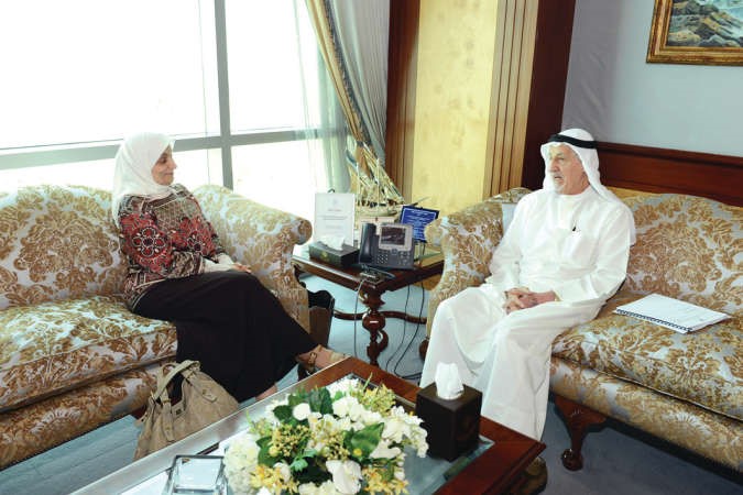 عبدالعزيز العدساني مستقبلا هند الصبيح﻿