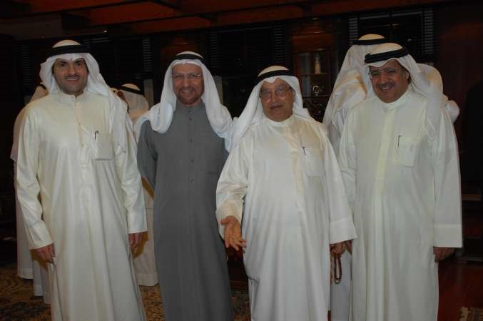 من اليمين صالح السلمي وعلي الموسى وعبدالوهاب الوزانفي لقطة جماعية خلال الحدث﻿