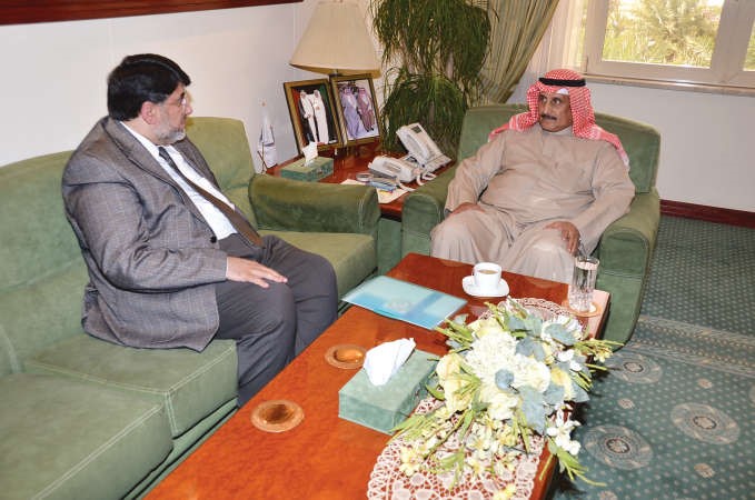 الشيخ دابراهيم الدعيج مستقبلا دعبدالهادي محمد﻿