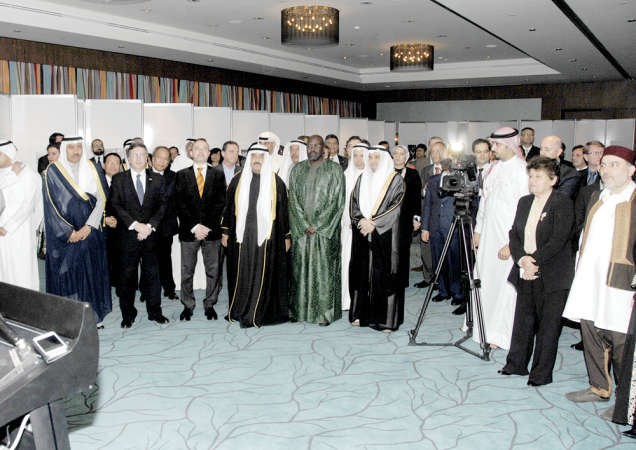 سمو الشيخ ناصر المحمد وعدد من الحضور الديبلوماسي