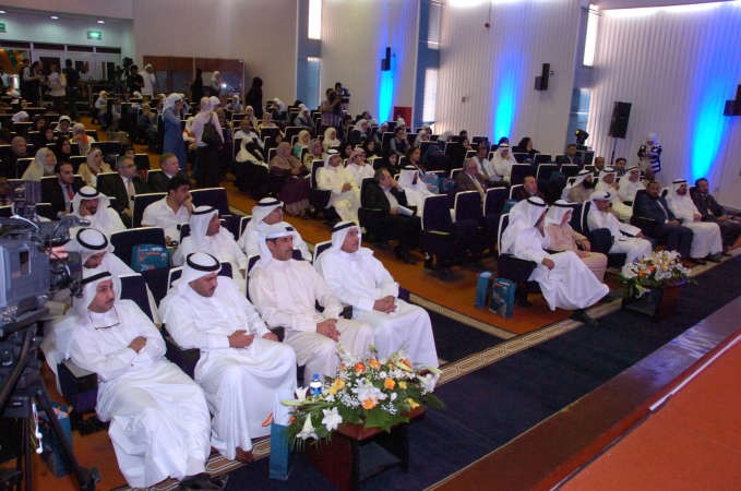 م احمد الجسار وقيادات الكهرباء في مقدمة الحضور 