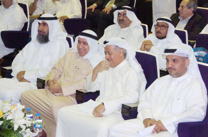 د مشعان العتيبي ومحمد بوشهري خلال اللقاء محمد هاشم