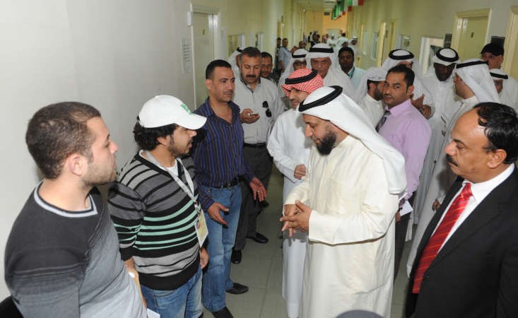 حوار بين الدوسري وعدد من المراجعين﻿