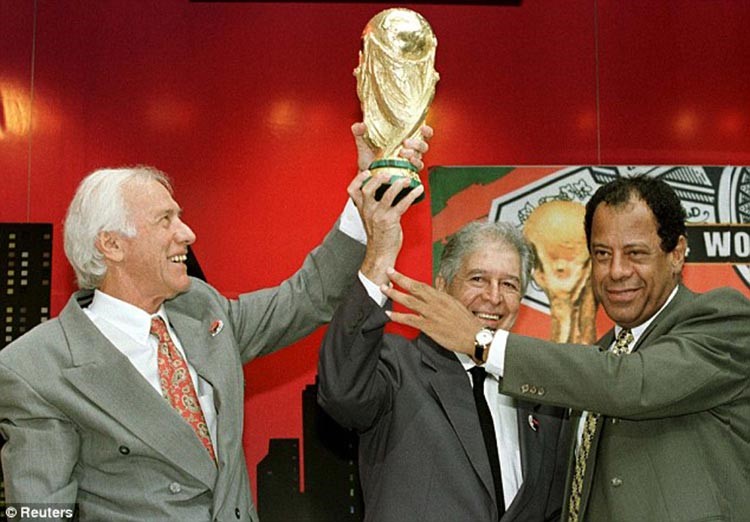 وفاة «بيليني» قائد منتخب البرازيل بطل العالم 1958