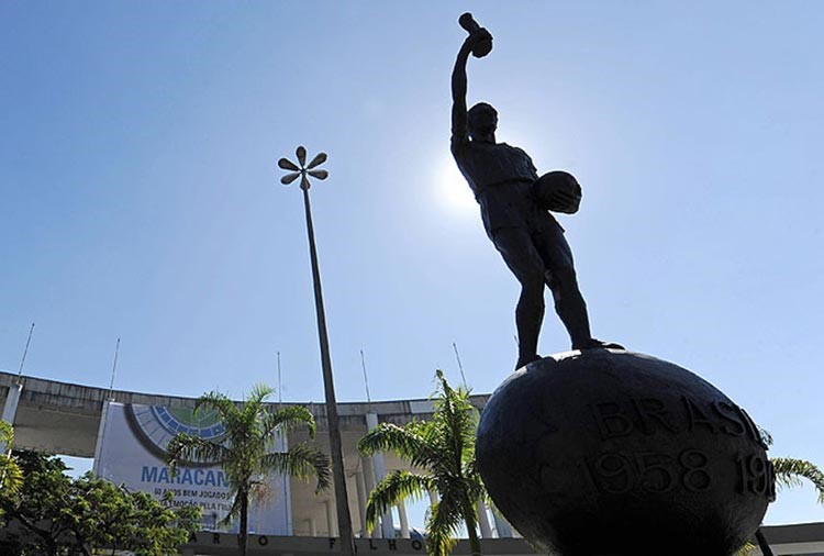وفاة «بيليني» قائد منتخب البرازيل بطل العالم 1958