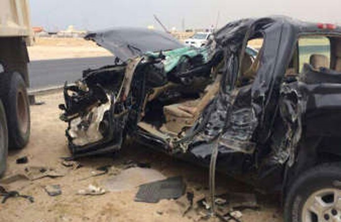 سيارة الملازم الاول وتبدو قوة الاصطدام على جانبها الايسر
