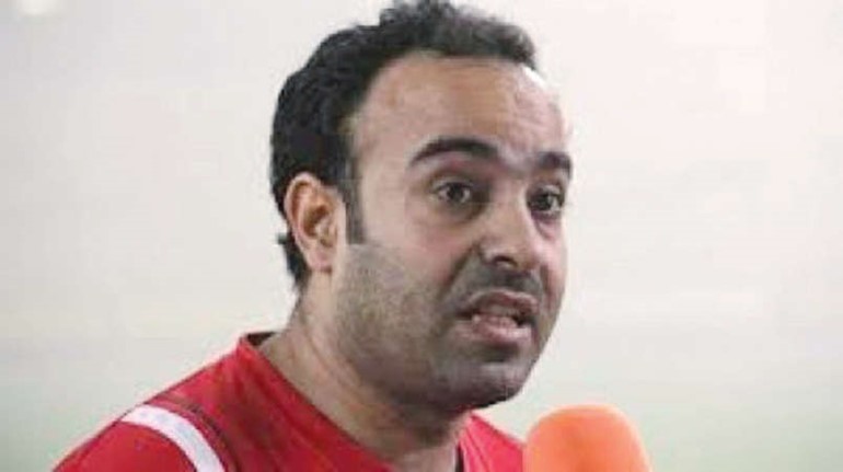 عادل عقلة