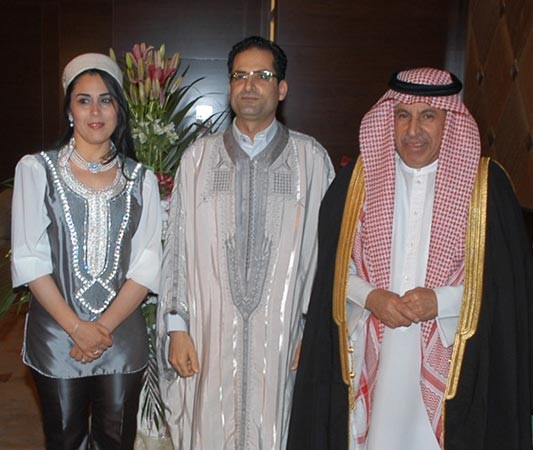 السفير السعودي د عبدالعزيز الفايز مع السفير التونسي وحرمه