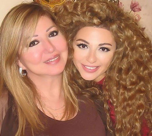 والدة رزان مغربي وميريام فارس تنافسانهما في الجمال .. شاهد 