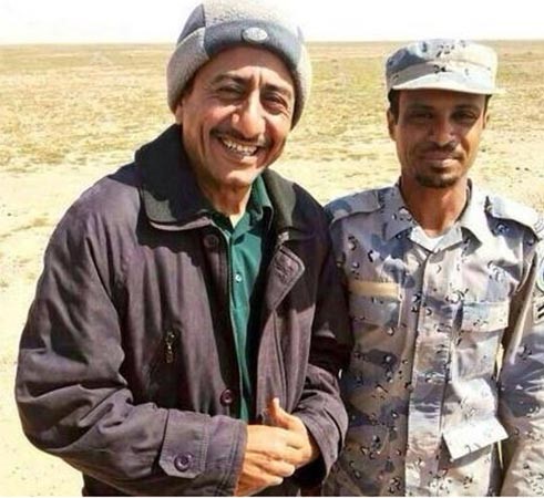 صورة مع ناصر القصبي تتسبب في نقل عسكريين سعوديين وحسم راتبهما 
