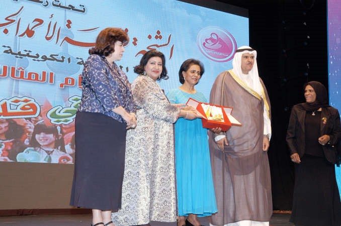 تكريم الاعلامية امل عبدالله حمدي شوقي