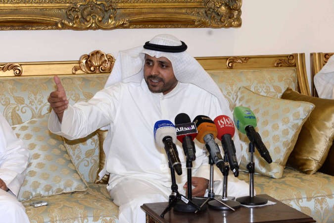 محمد الجبري متحدثا للصحافيين