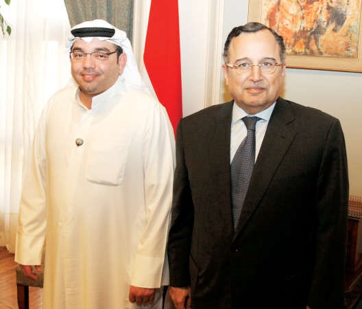 وزير الخارجية المصري نبيل فهمي ورئيس التحرير الزميل يوسف خالد المرزوق
﻿