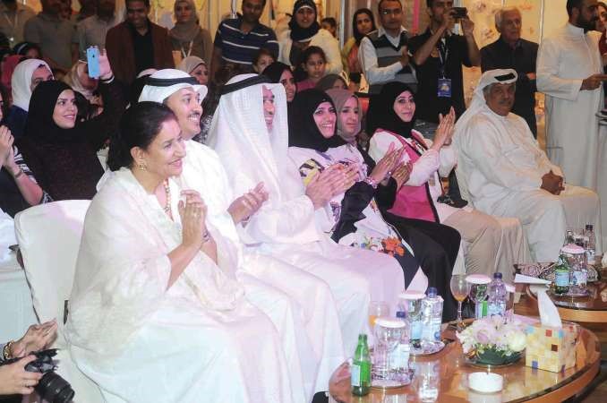 الشيخة شيخة العبدالله وممثل مدارس النبراس فهد امان﻿
