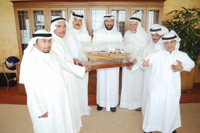دعلي العمير مستقبلا وفد رحلة الامل