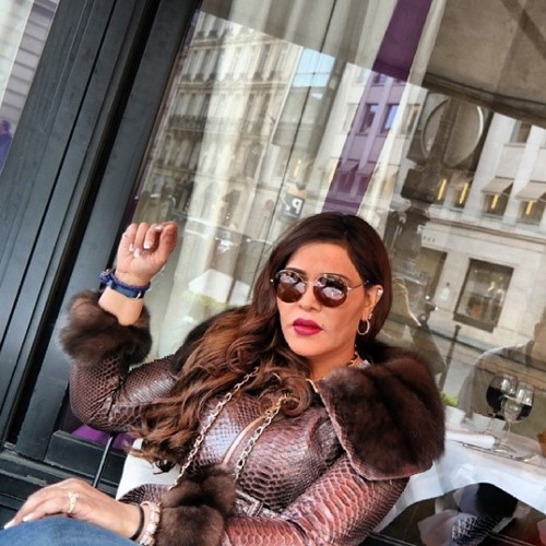 أحلام تُفجر أزمة" كنتاكي" مرة أخرى في أكبر استديوهات لندن اثناء تسجيل ألبومها الجديد