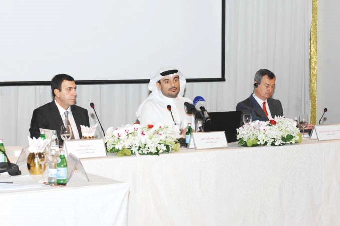 الغانم متحدثا خلال الجمعية العمومية	 هاني عبدالله﻿
