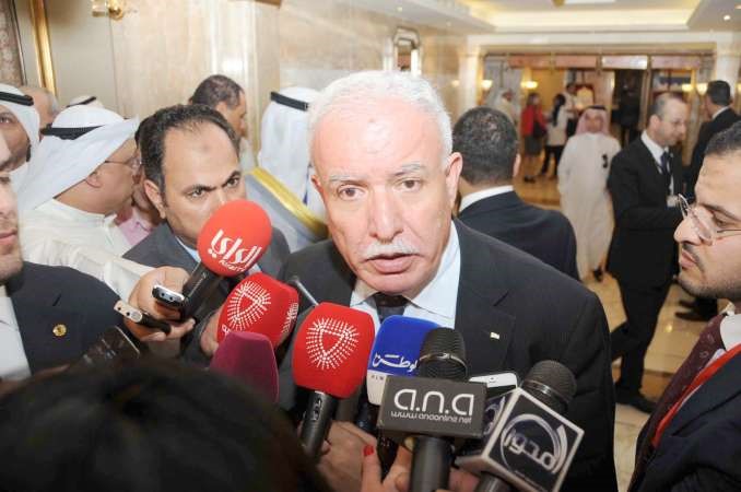 د رياض المالكي متحدثا للصحافيين 	هاني الشمري﻿
