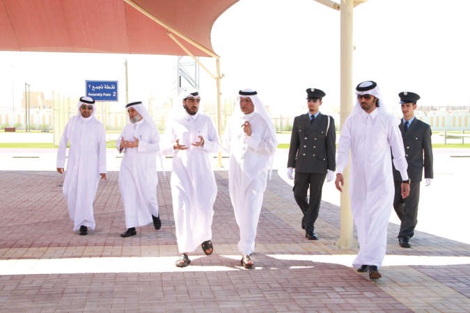 متعب المطوطح اثناء زيارته اكاديمية قطر للقادة﻿