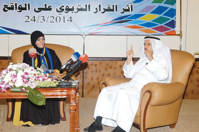 من جلسات الملتقى	حمدي شوقي﻿