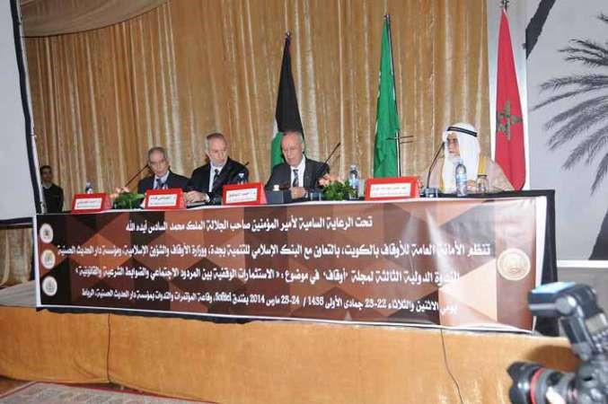 د عبدالمحسن الخرافي متحدثا خلال الندوة﻿