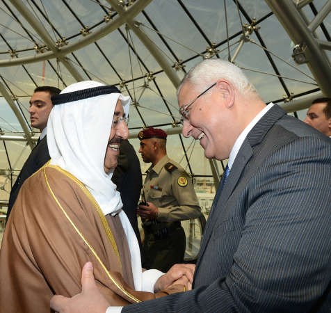 صاحب السمو الامير الشيخ صباح الاحمد مستقبلا الرئيس المصري ﻿