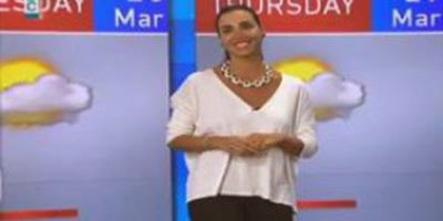 بالفيديو.. مذيعة لبنانية تنفجر بالضحك على الهواء مباشرة بعد سقوط زميلتها