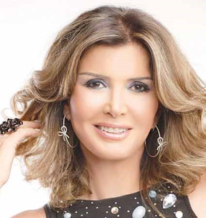 بالصور.. ميرفت أمين تتباهى بجمال ابنتها  