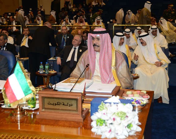 سمو ولي العهد الشيخ نواف الاحمد مترئسا وفد الكويت 