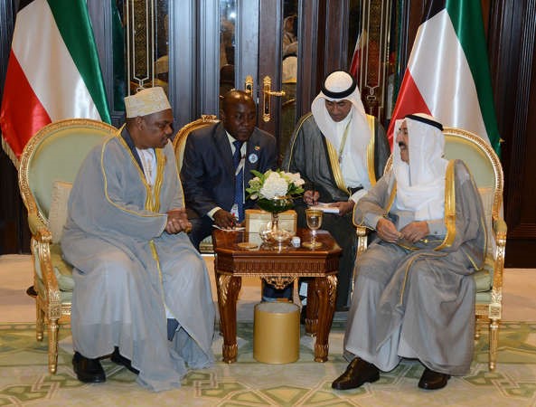 صاحب السمو الامير الشيخ صباح الاحمد مستقبلا رئيس جمهورية جزر القمر المتحدة داكليل ظنين
