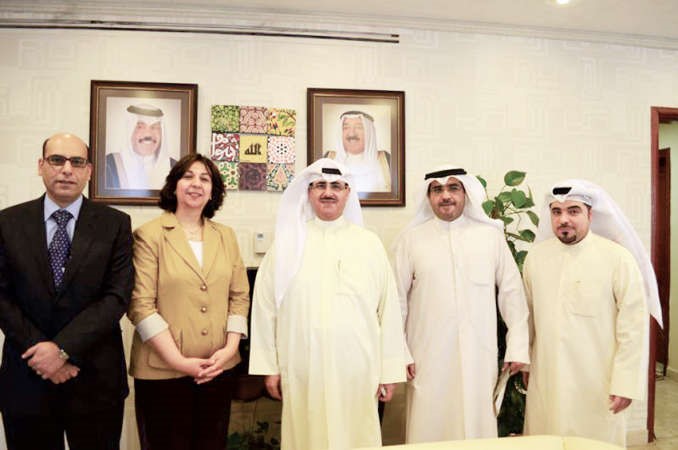 الشيخ فهد المبارك يتوسط منال هيكل ومحمد حلمي وسعد الفندي ويوسف جوهر 