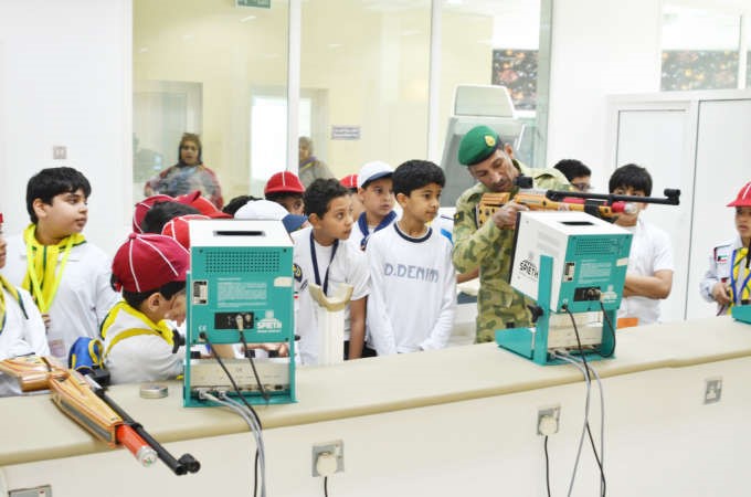 تدريب الاشبال على الرماية